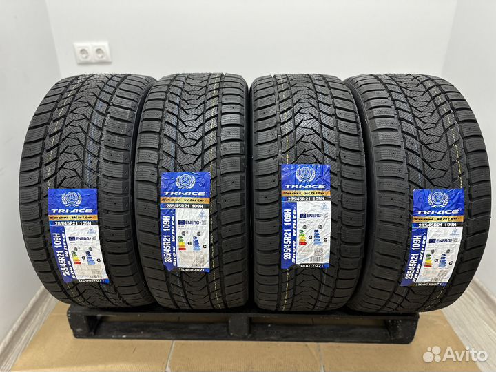 Tri Ace Snow White II 285/45 R21 109H