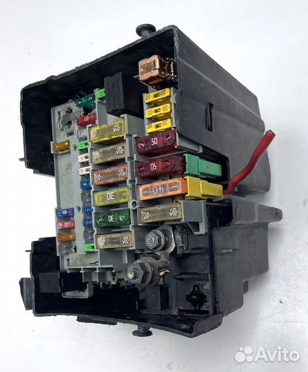 Пежо 607 Блок предохранителей