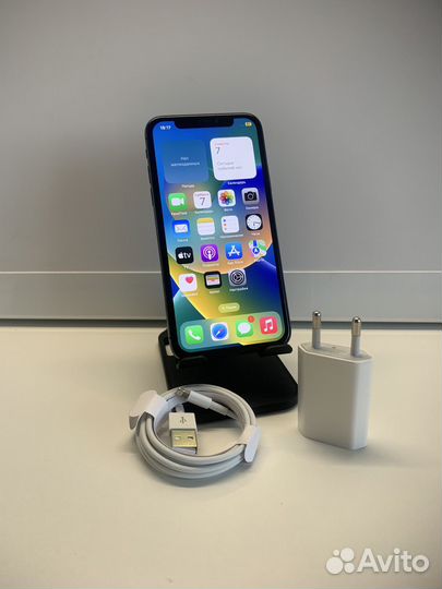 iPhone X, 64 ГБ