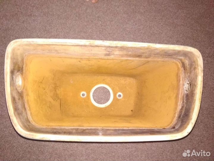 Бачок на унитаз