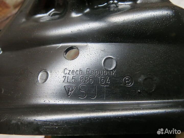 Крепление спинки заднего сиденья Cayenne 2003