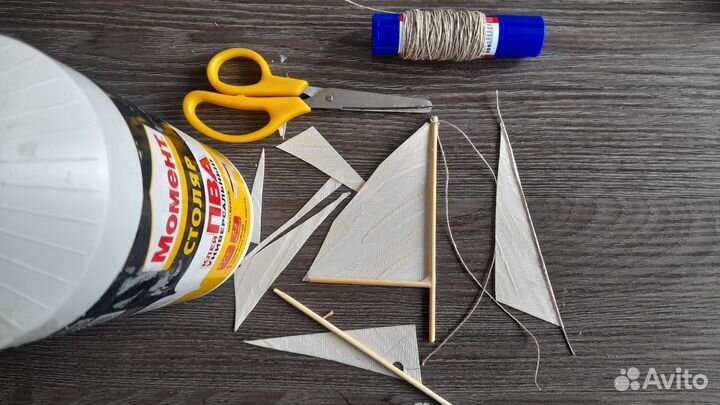 Модель парусника из дерева