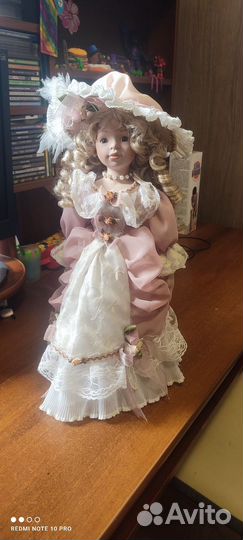 Фарфоровая кукла 45 см