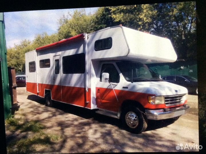 Интегрированный Ford E350, 1996