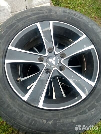 Goodyear UltraGrip 8 Performance 215/65 R16