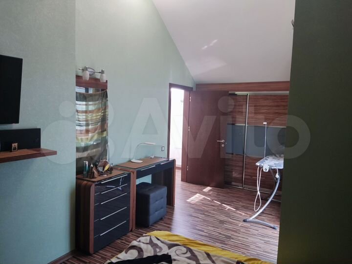 Коттедж 820 м² на участке 20 сот.