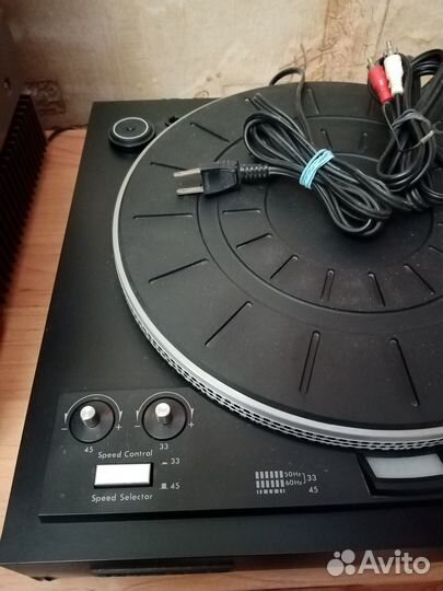 Виниловый проигрыватель
