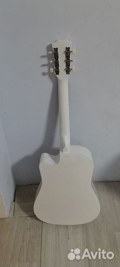 Акустическая гитара