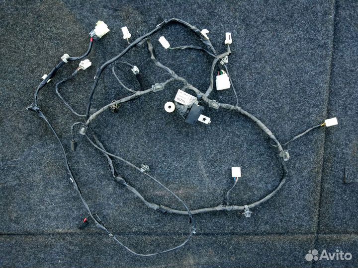 Провода крышки багажника Хендай Элантра 3 хетчбек