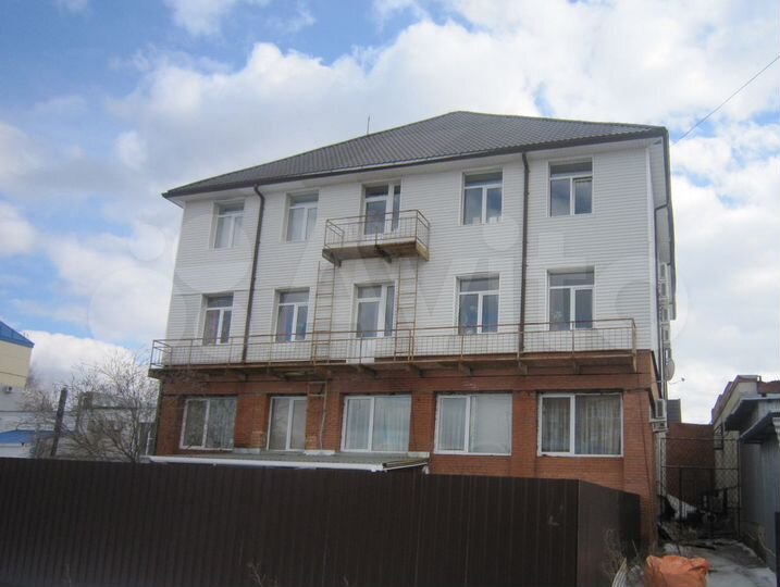 Здание, 605.9 м²