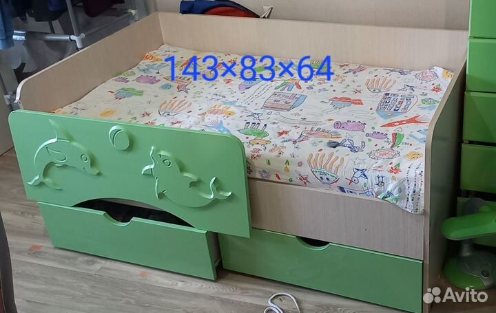 Детская мебель,кровать и шкаф