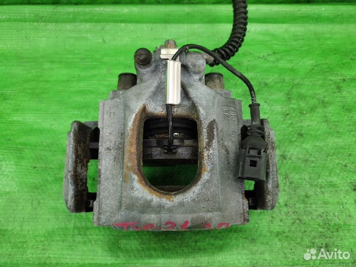 Суппорт зад прав 2.5 TDI Volkswagen Touareg 02-10