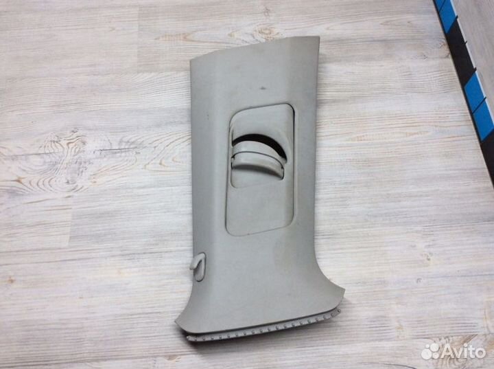 Обшивка стойки правая Volkswagen Polo (SED RUS)