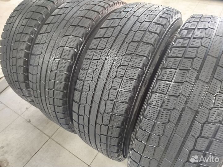 Yokohama Ice Guard IG20 215/60 R17 96Q