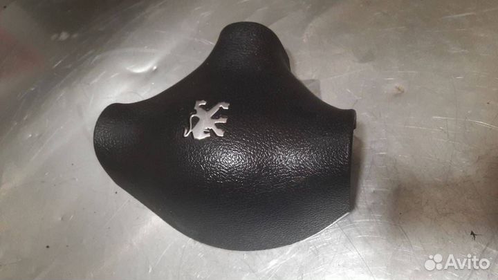 AirBag водительская Peugeot 206 2001 96557484ZR
