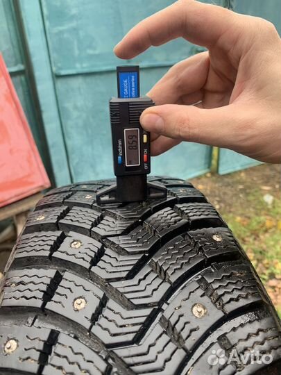 Комплект колеса на Hyundai Solaris