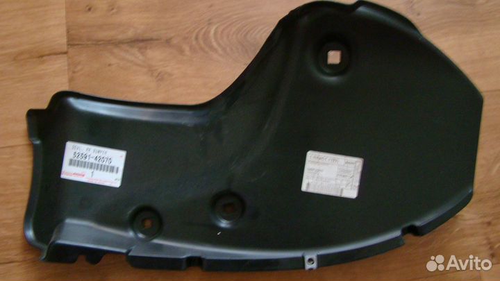 Подкрылок задний правый, оригинальный.toyota RAV 4