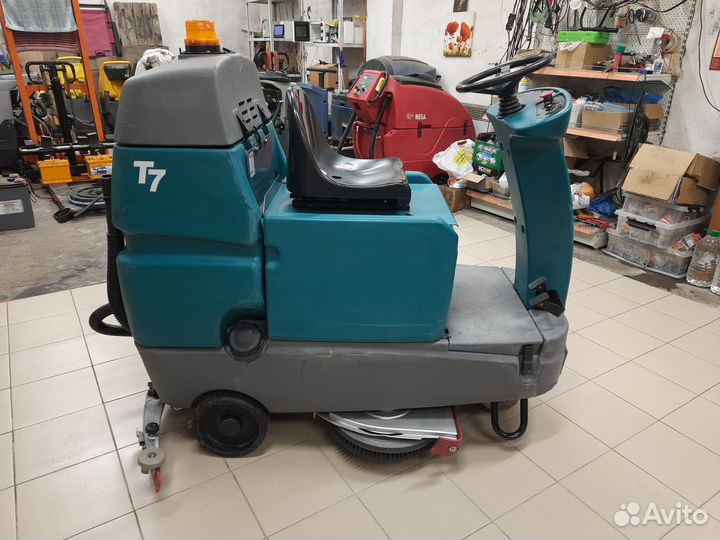 Поломоечная машина Tennant T7 (райдер)
