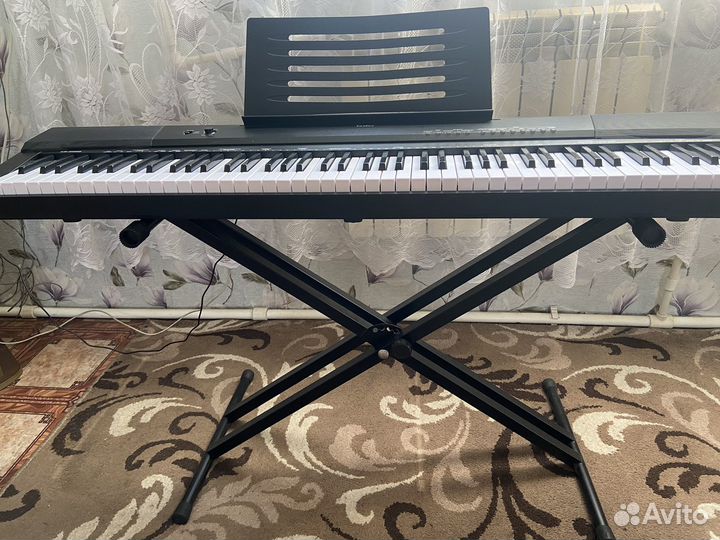 Цифровое пианино Tesler