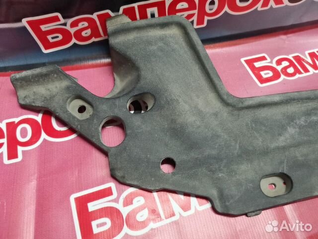 Кожух замка капота передний Toyota Corolla E150