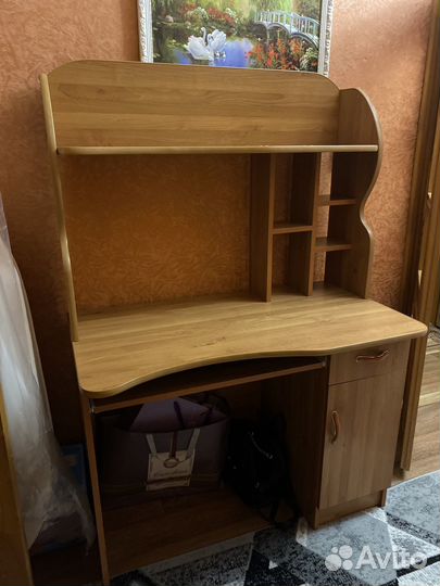 Компьютерный стол