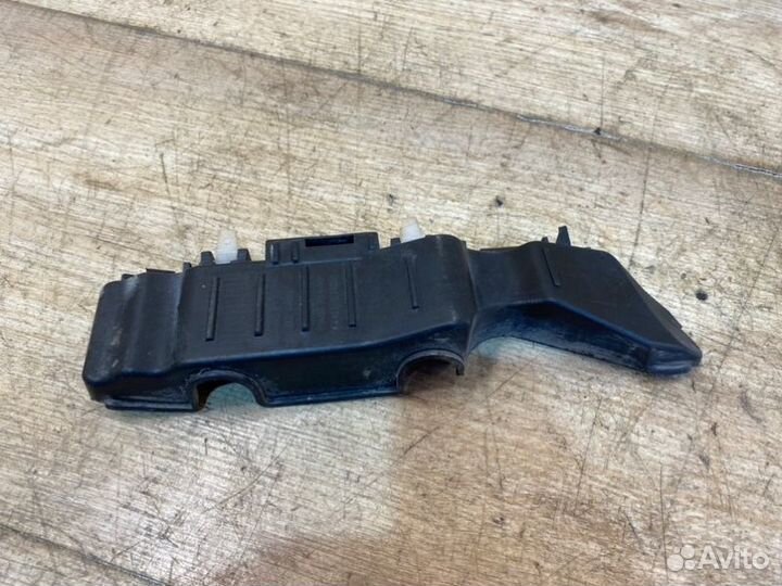 Кронштейн бампера передний левый Hyundai Solaris