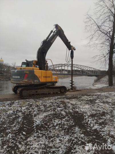Гусеничный экскаватор volvo
