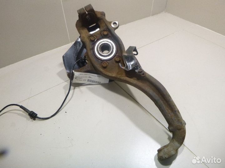 Кулак передний левый Nissan Navara D40 R51