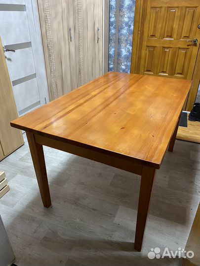 Кухонный стол