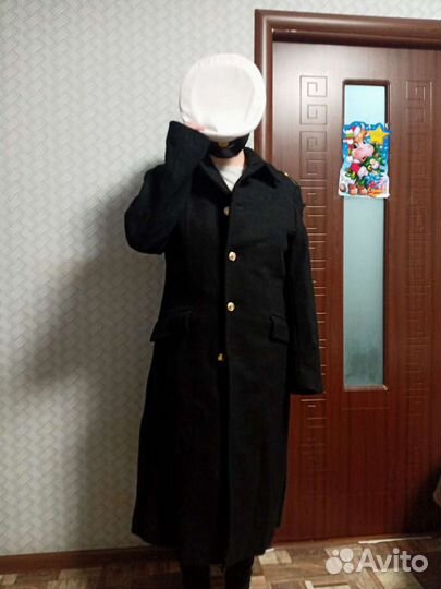 Военная форма, фуражки и пальто