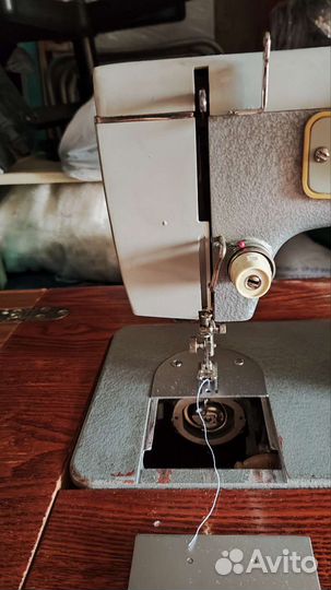 Швейная машина Подольск 142