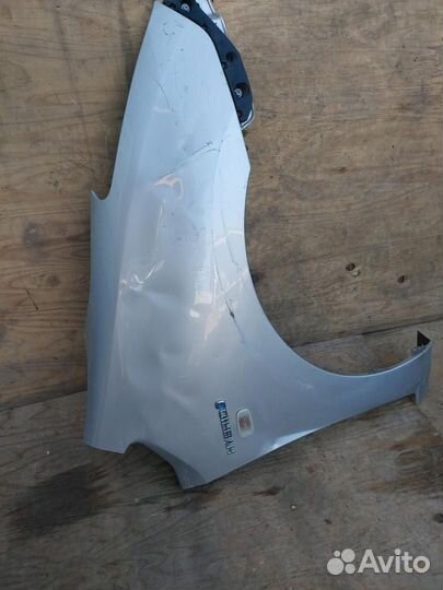 Крыло переднее правое Toyota Prius 2 NHW20 2011