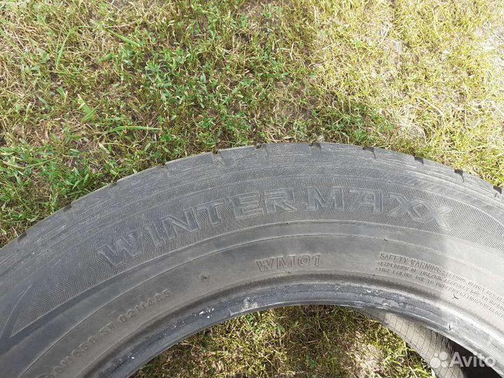 Roadstone Winguard Ice 215/60 R16