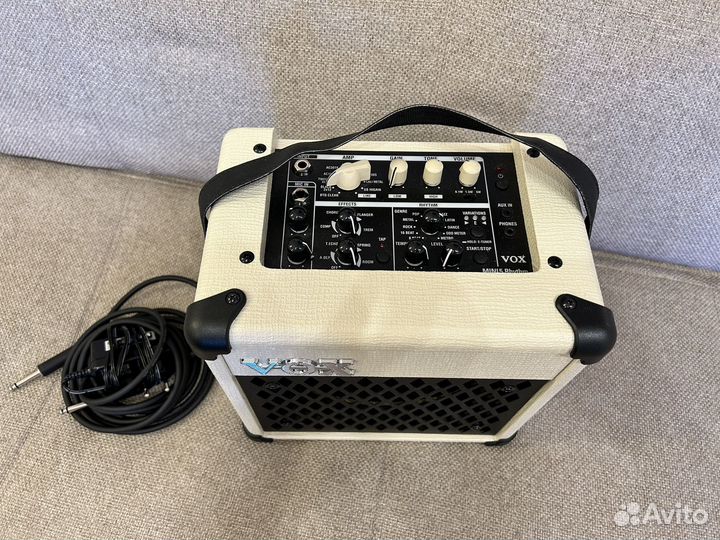 Уменьшенная электрогитара Jackson и комбик VOX