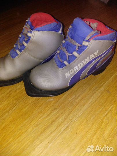 Лыжные ботинки детские 32 размер