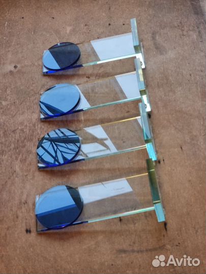 Стеллы из стекла