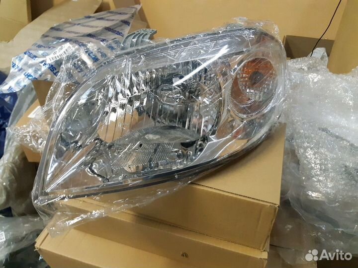 Фара левая Chevrolet Aveo T 250