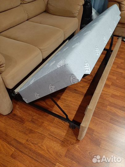 Диван раскладной и кресло