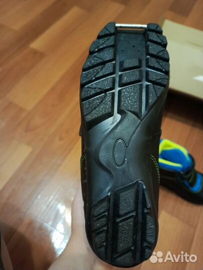 Лыжные ботинки детские 34-35