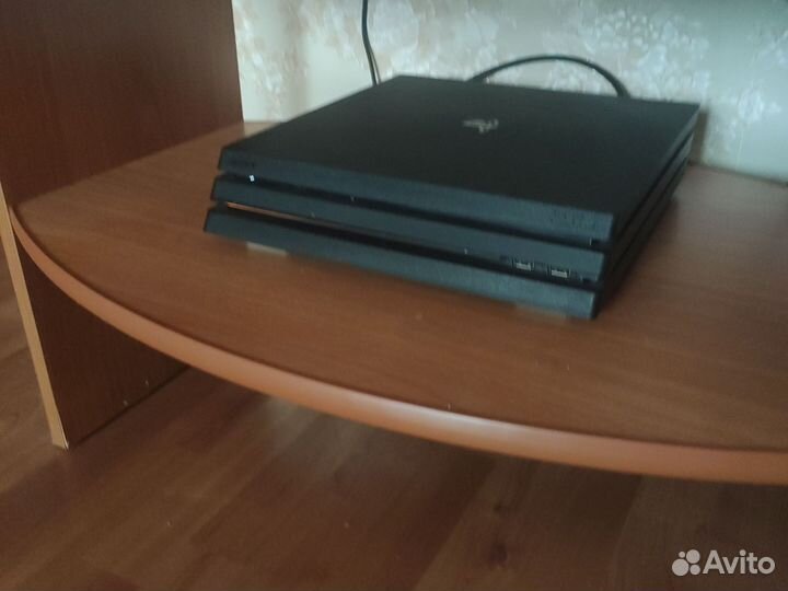 Sony playstation 4 PS4 pro 1tb с играми