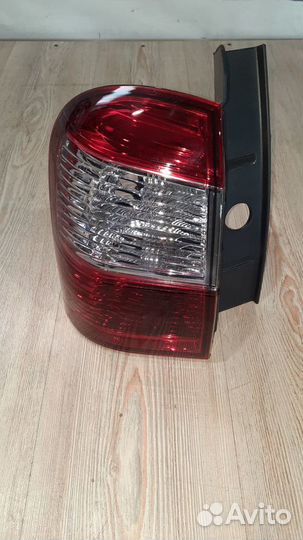 Фонарь задний Nissan terrano D10 Лев