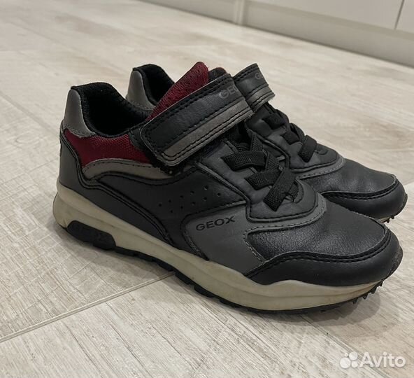 Кроссовки geox