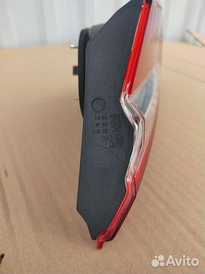 Фонарь в крышку багажника камри 70 оригинал