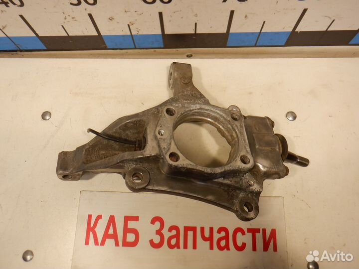 Кулак передний Volvo V70 D5244T 2000-2007 годов