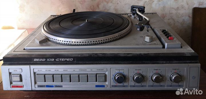 Проигрыватель вега 109 с колонками вега 25 ас-101