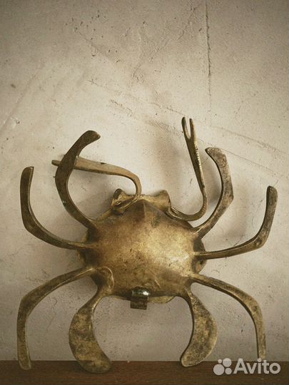 Бронзовая пепельница