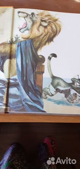 Красочная книга сказок для детей на англ.языке