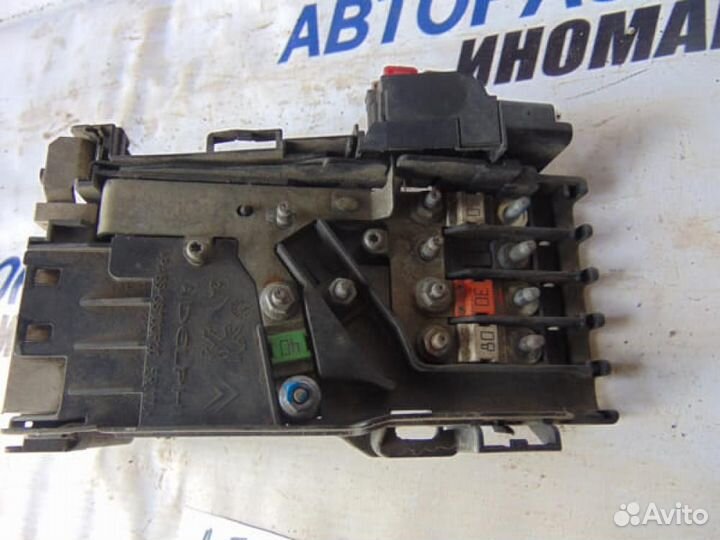 Блок предохранителей для Peugeot 300 308 2007