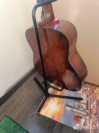 Подставка для гитары