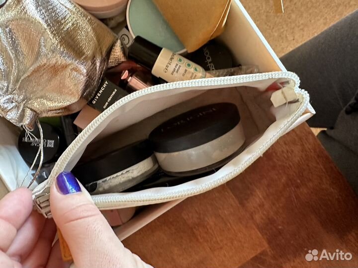 Набор декоративки, огромная коробка косметики